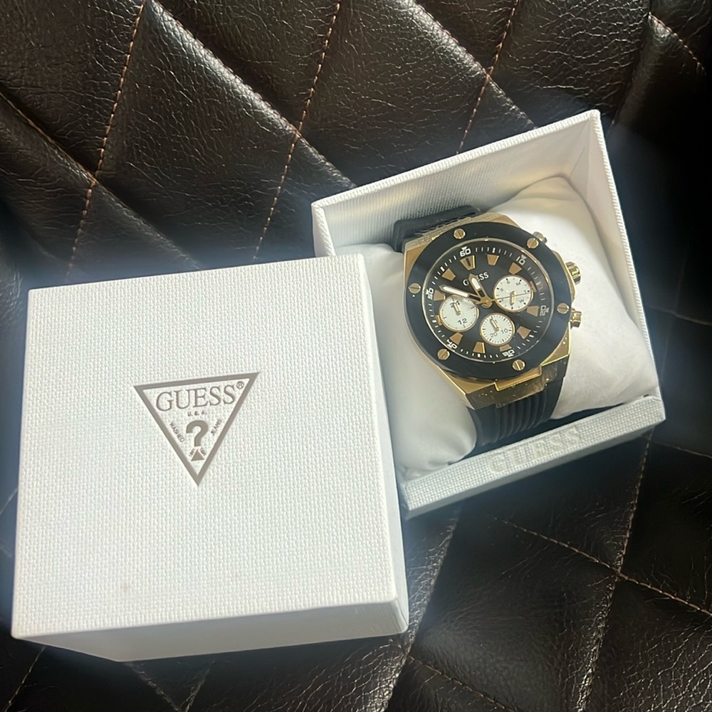 GUESS Multifunction Watch - Picture 3 of 4